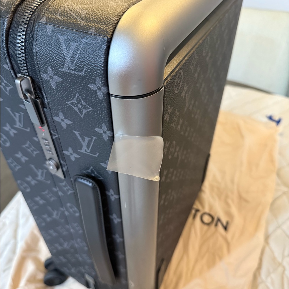 Louis Vuitton Gray Monogram Travel Bag - Picture 6 of 11